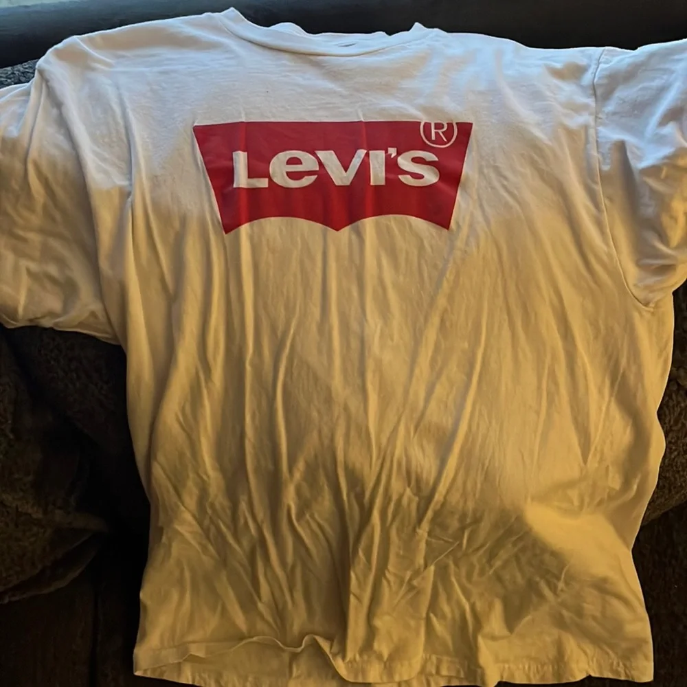 Levi tee - Picture 1 of 1